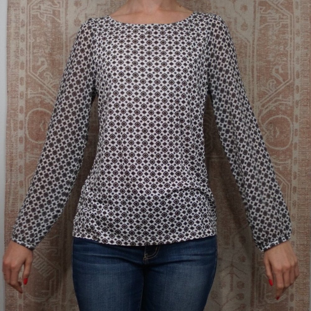 ⭐LOFT patterned blouse - Picture 2 of 6